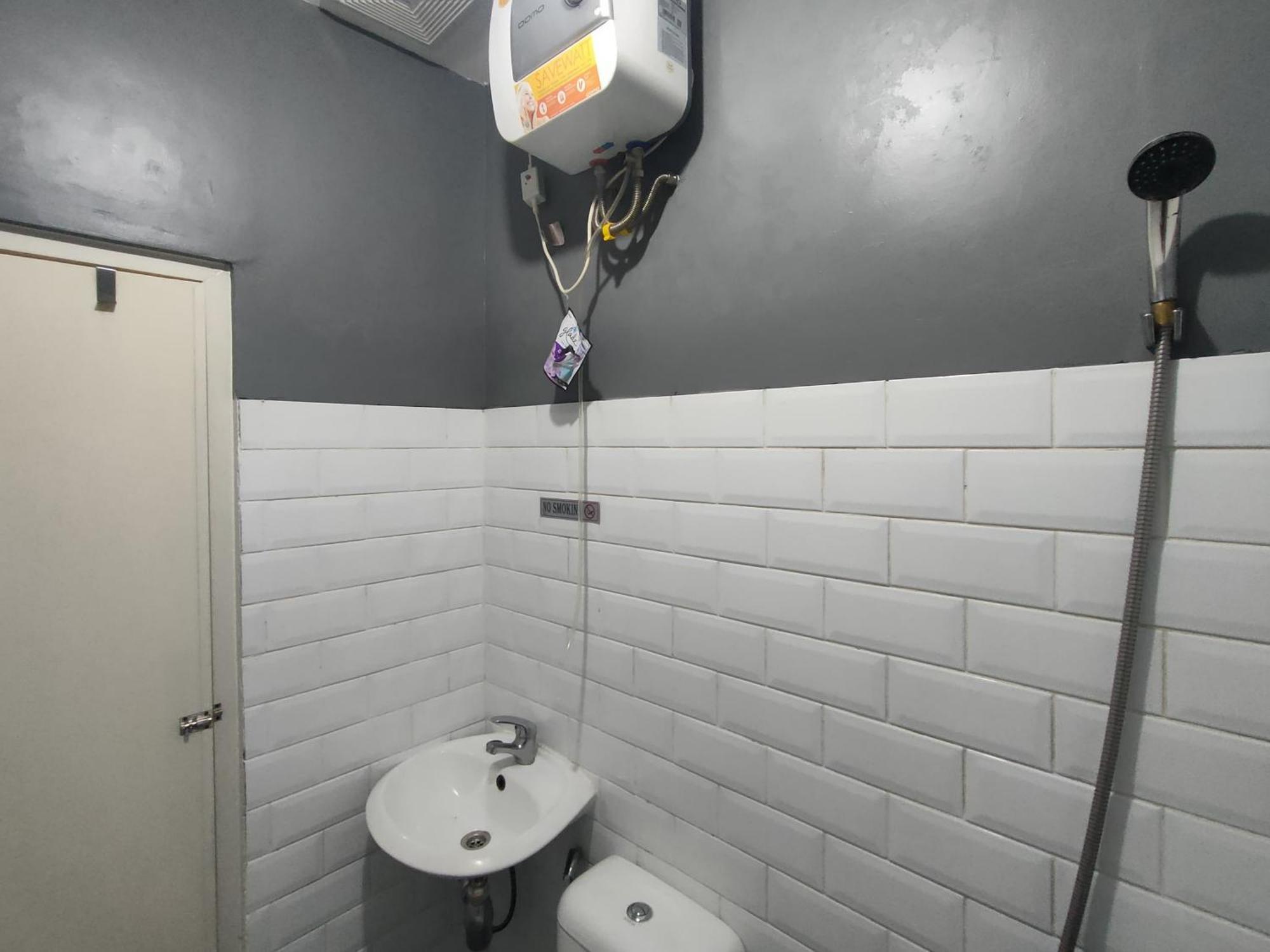 Puspiptek Residence Syariah Mitra Reddoorz 塞尔蓬 外观 照片